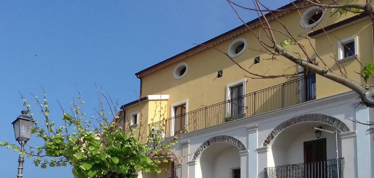 Un Oblo Sul Mare San Lucido