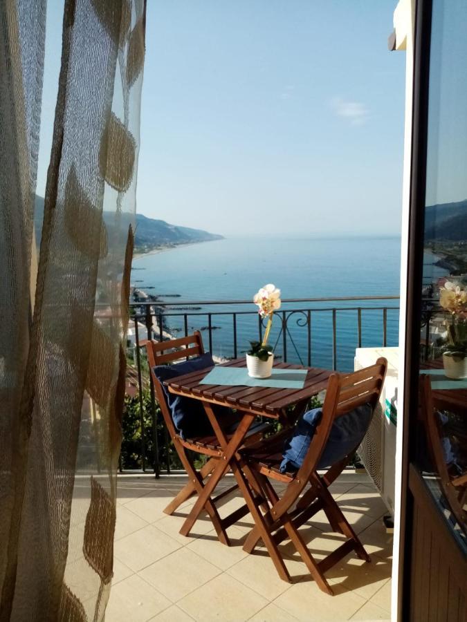 Un Oblo Sul Mare