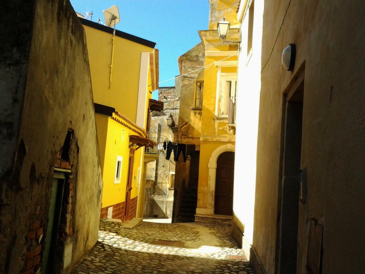 Un Oblo Sul Mare * San Lucido
